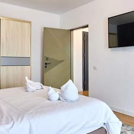 Elite By Signature Apartment *