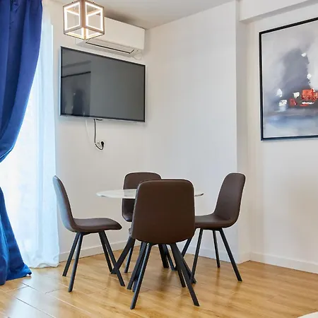 Elite By Signature Apartment